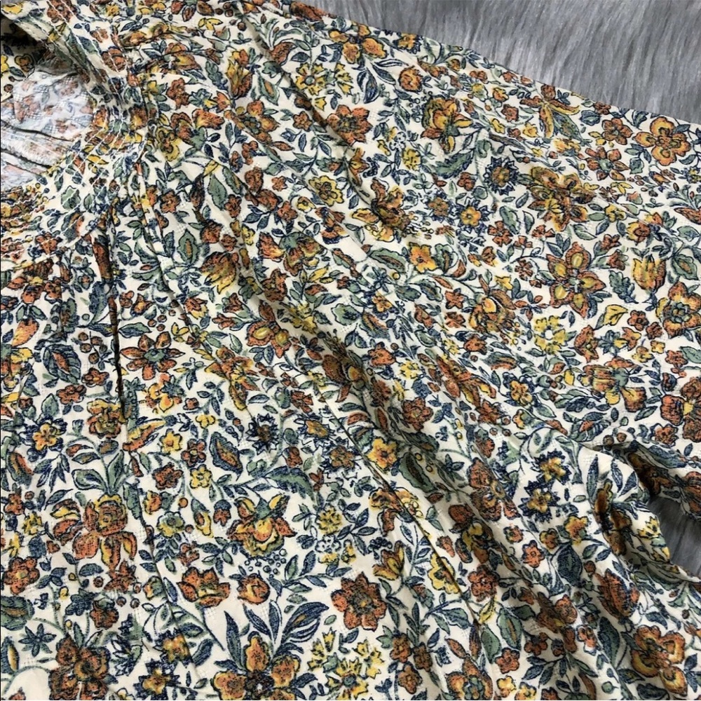 Universal Thread Multicolored Floral Pintuck Blouse Size Medium - Picture 3 of 6